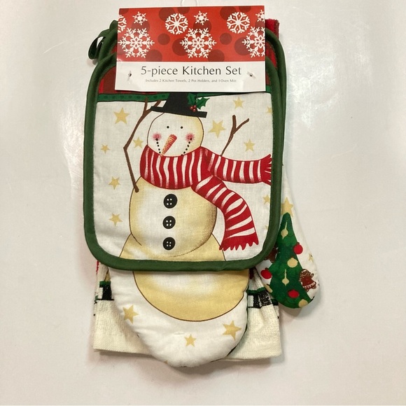 COTTON VALLEY HOME Other - SET OF 5  includes 2 CHRISTMAS TOWELS,   2 Pot holders 1 oven mitt NEW with tag